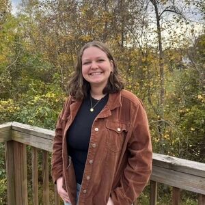 Meet your Posher, Laura